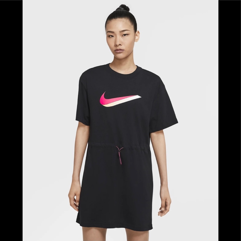 Nike Short Sleeve Dress Small